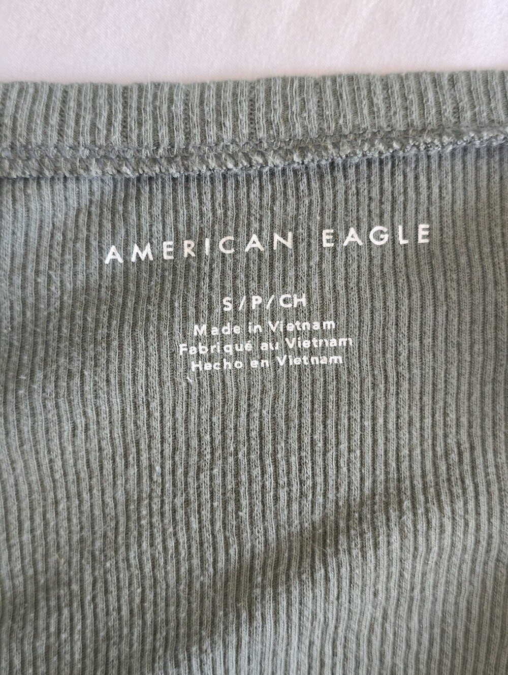 American Eagle Ribbed Button Front Ruffle Hem Long Sleeve Size Small - Picture 8 of 9